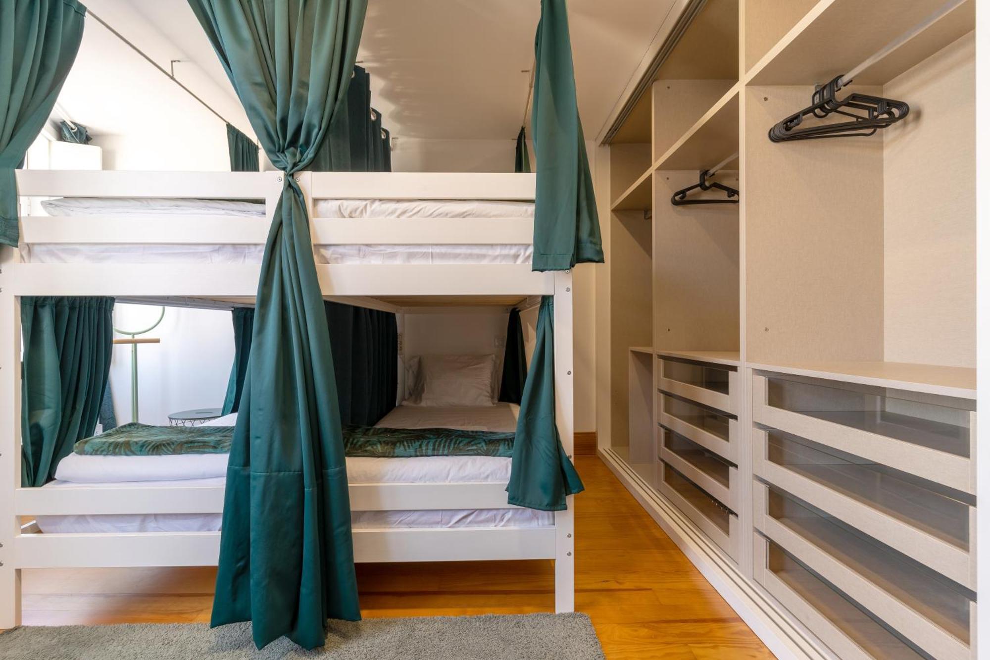 Cozy Nest Hostel Порту Екстер'єр фото
