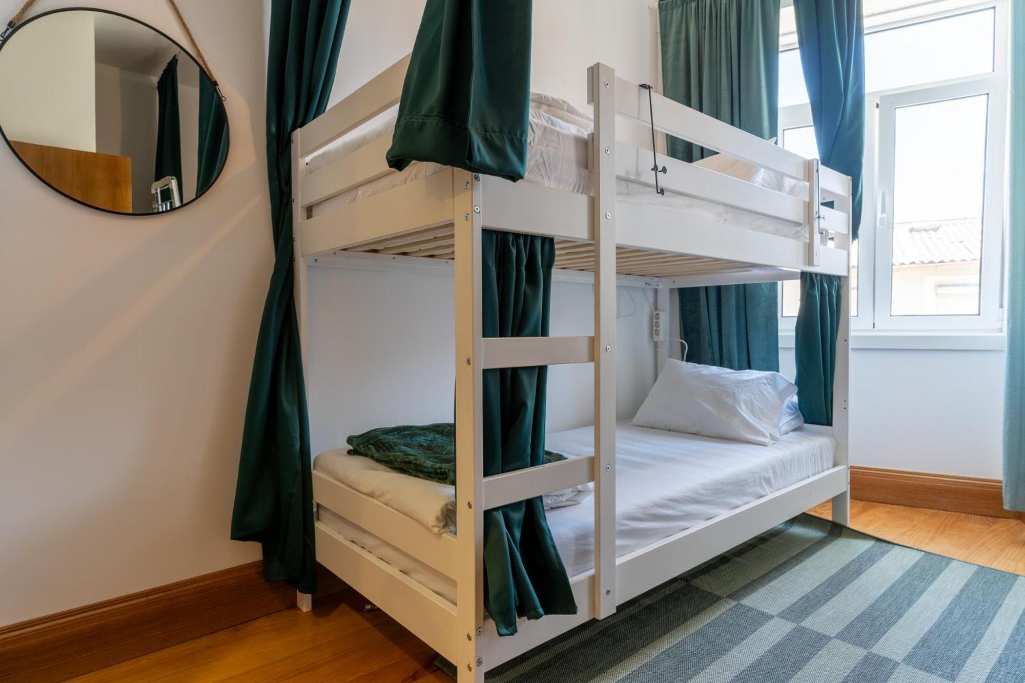 Cozy Nest Hostel Порту Екстер'єр фото