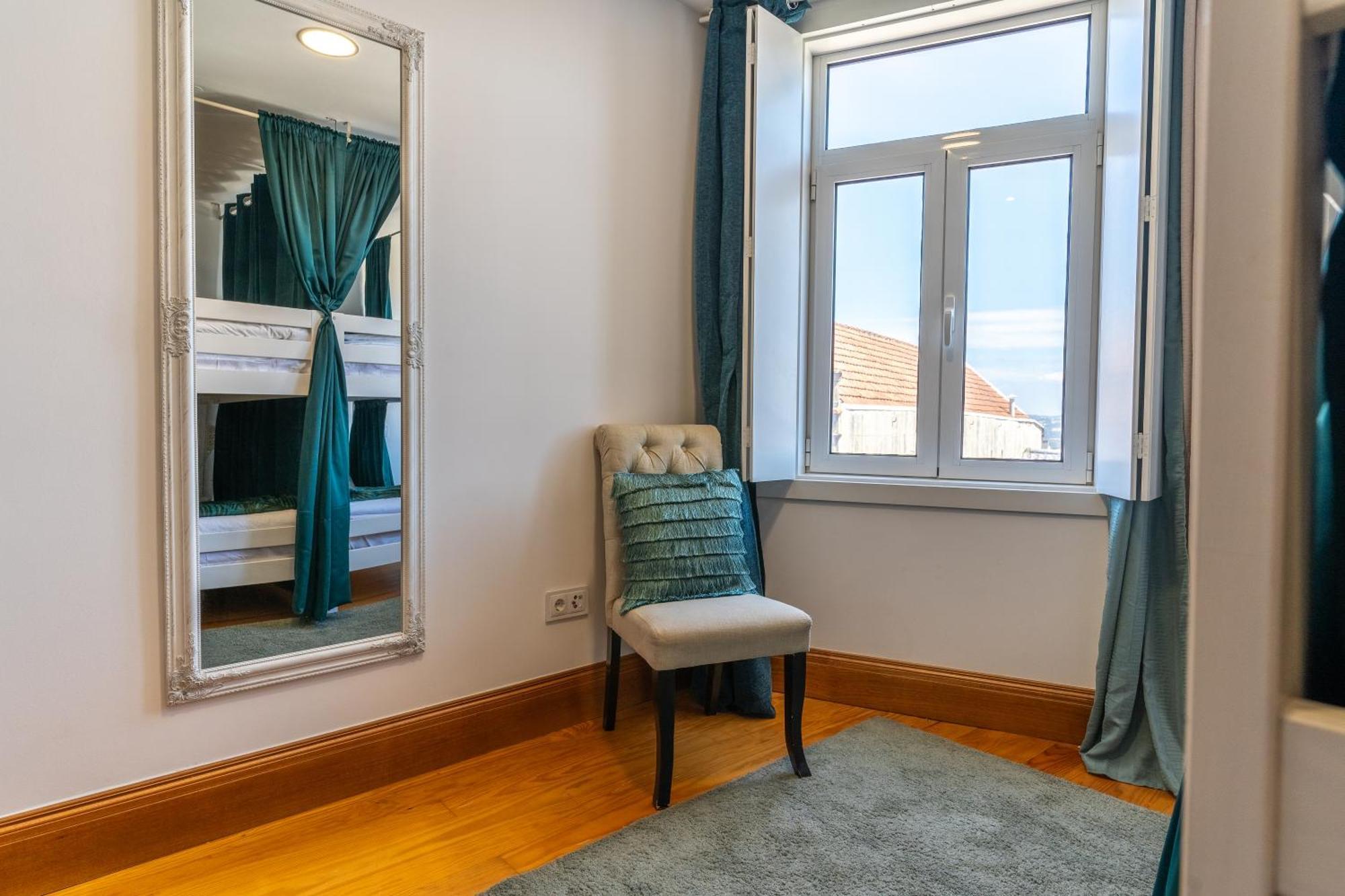 Cozy Nest Hostel Порту Екстер'єр фото