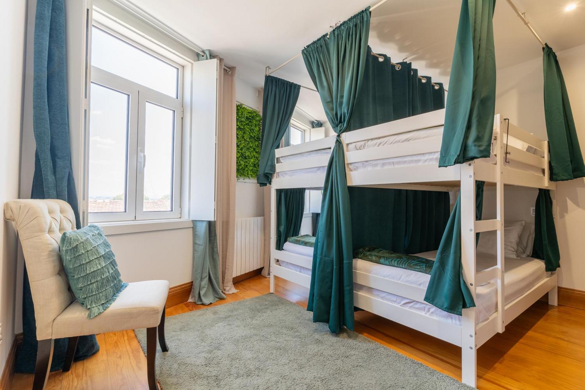 Cozy Nest Hostel Порту Екстер'єр фото