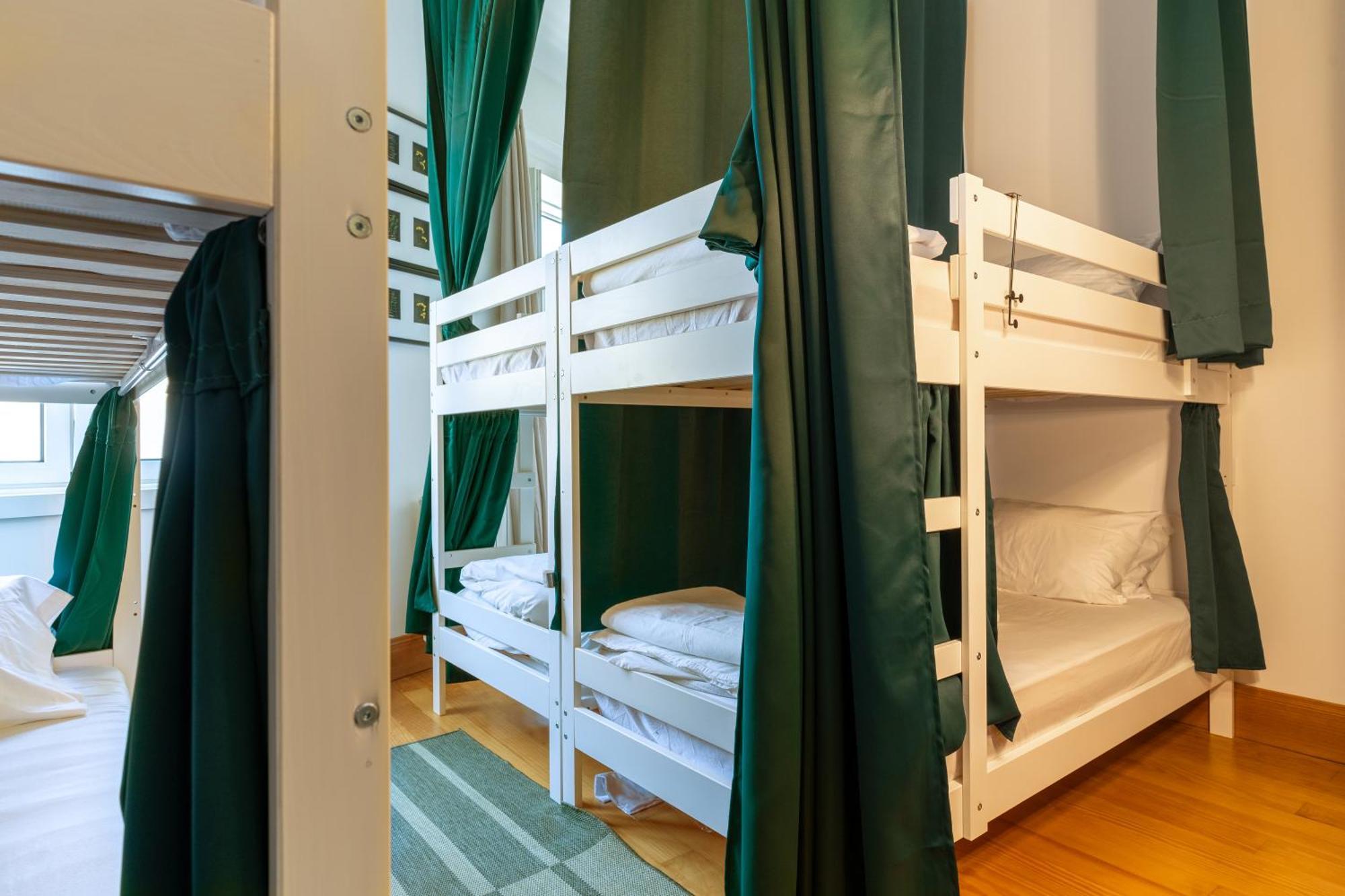 Cozy Nest Hostel Порту Екстер'єр фото