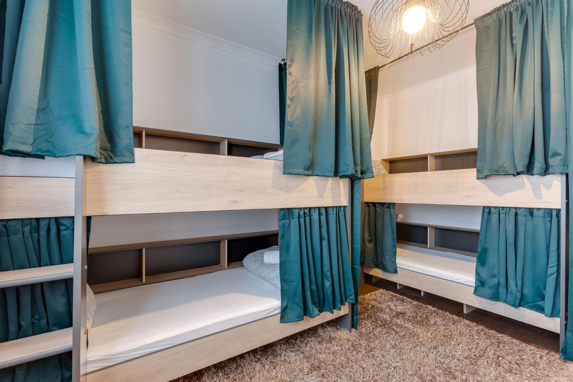 Cozy Nest Hostel Порту Екстер'єр фото