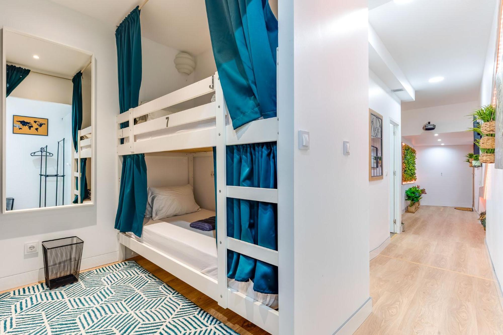 Cozy Nest Hostel Порту Екстер'єр фото