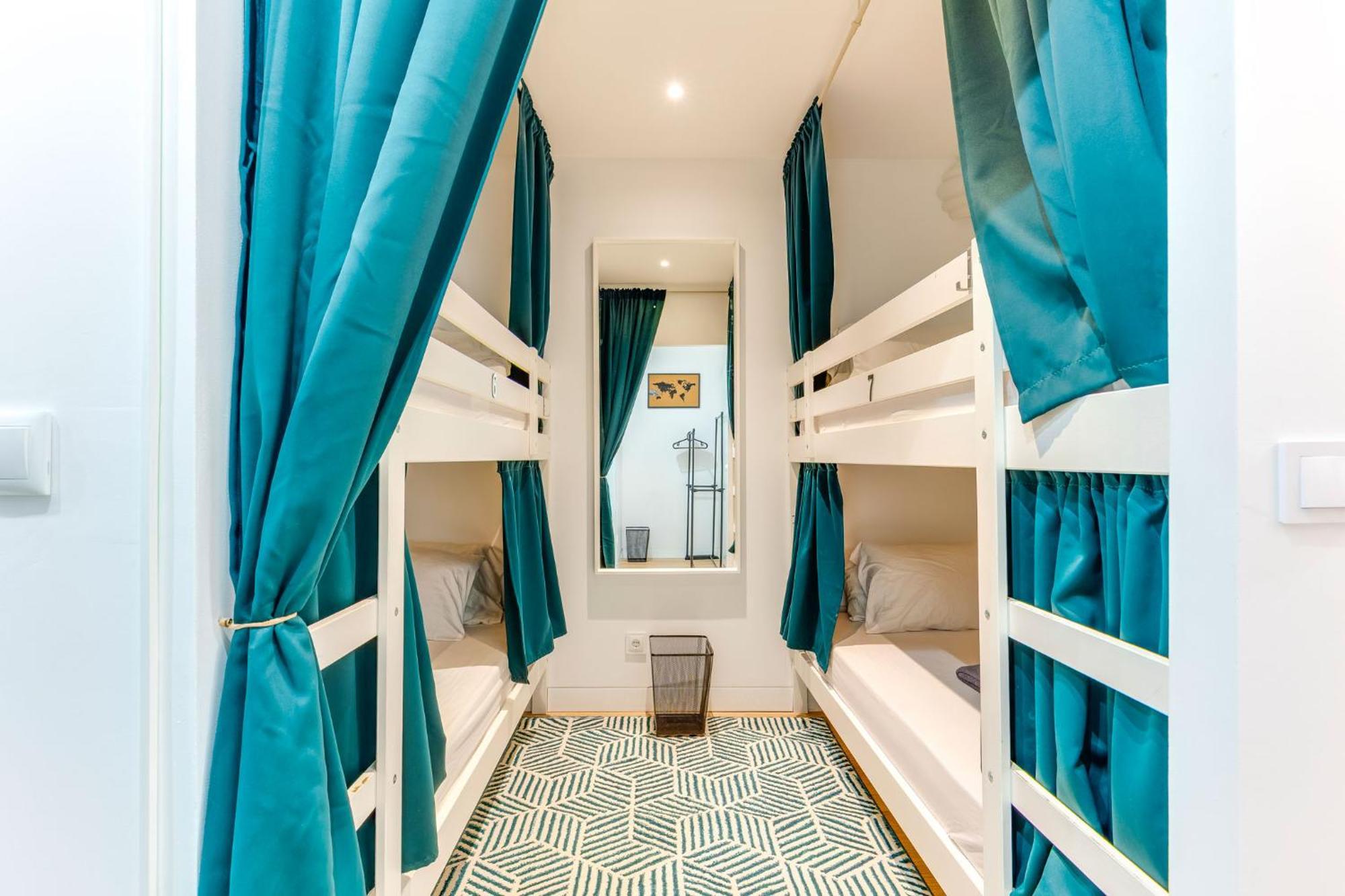 Cozy Nest Hostel Порту Екстер'єр фото