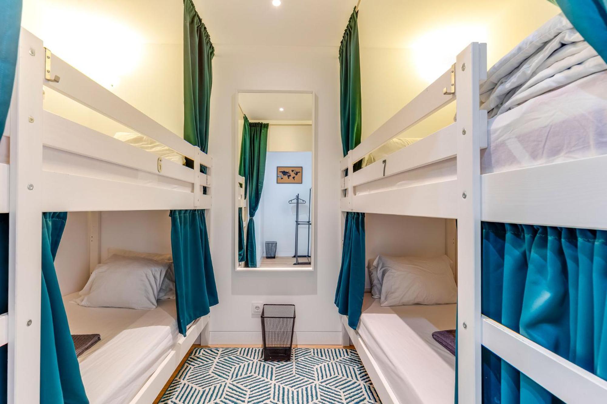 Cozy Nest Hostel Порту Екстер'єр фото