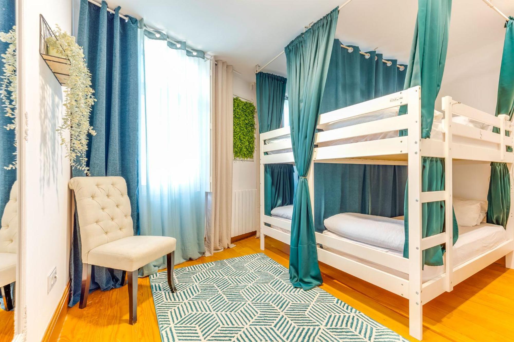 Cozy Nest Hostel Порту Екстер'єр фото