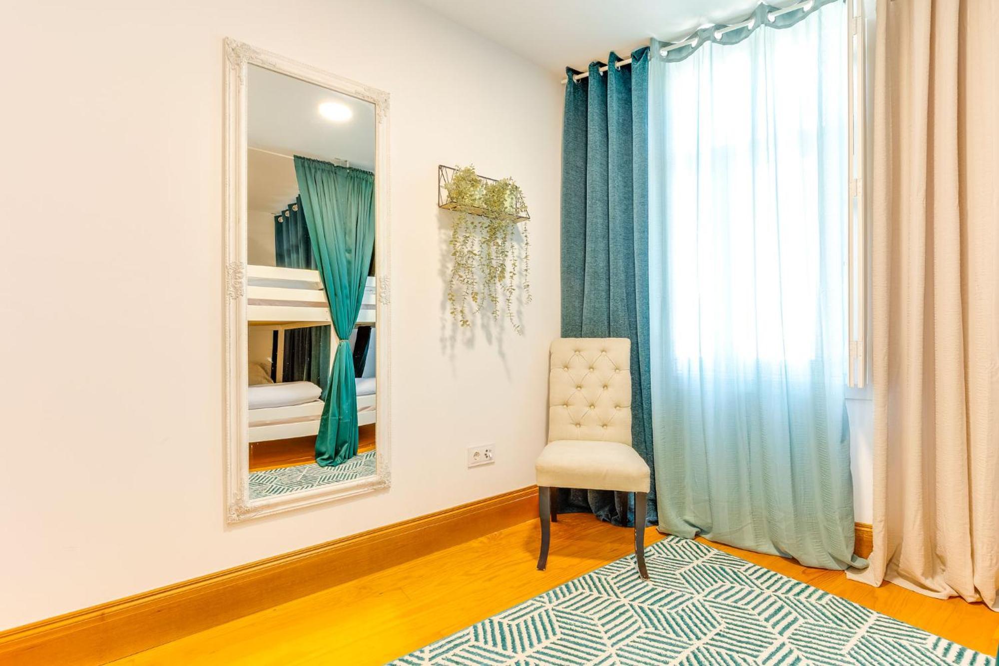Cozy Nest Hostel Порту Екстер'єр фото