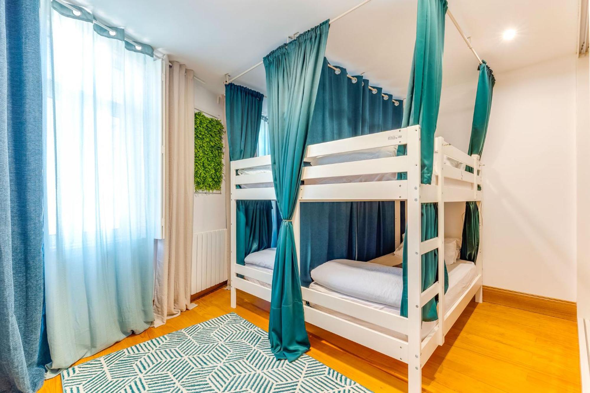 Cozy Nest Hostel Порту Екстер'єр фото