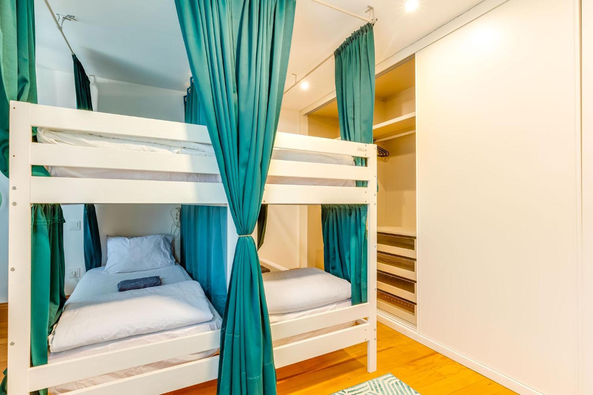 Cozy Nest Hostel Порту Екстер'єр фото